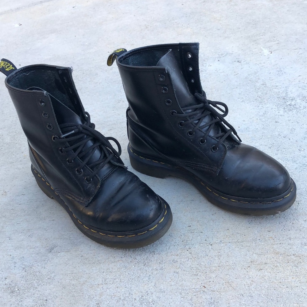 1460 Dr. Martens (smooth black, women’s size 7 )